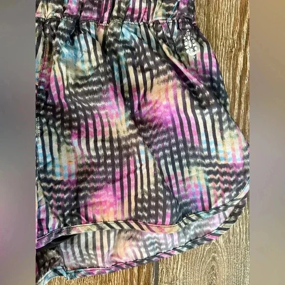 Free People- The Way Home Shorts- Euphoria print Size M - Picture 3 of 3